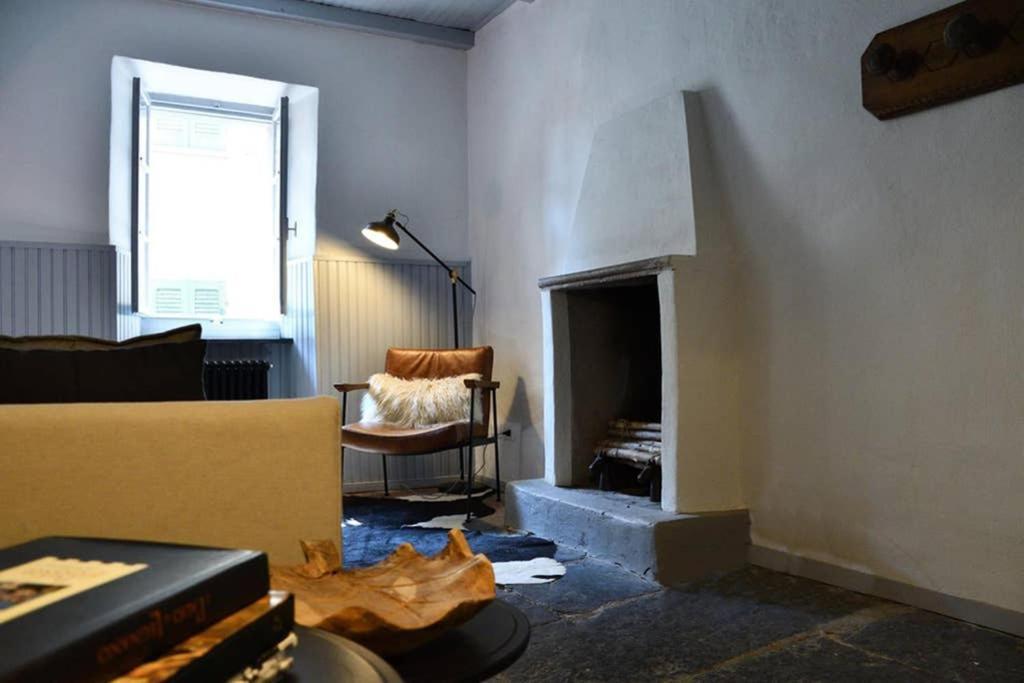 Rocks Apartment Colonno Eksteriør bilde